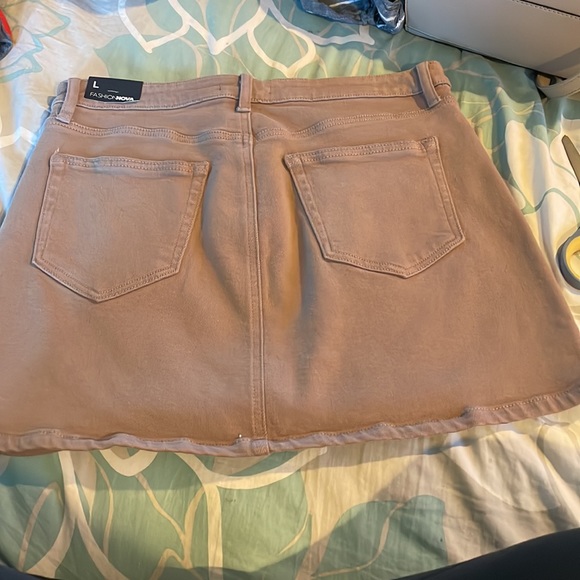 Light brown jean skirt size large - Picture 2 of 3
